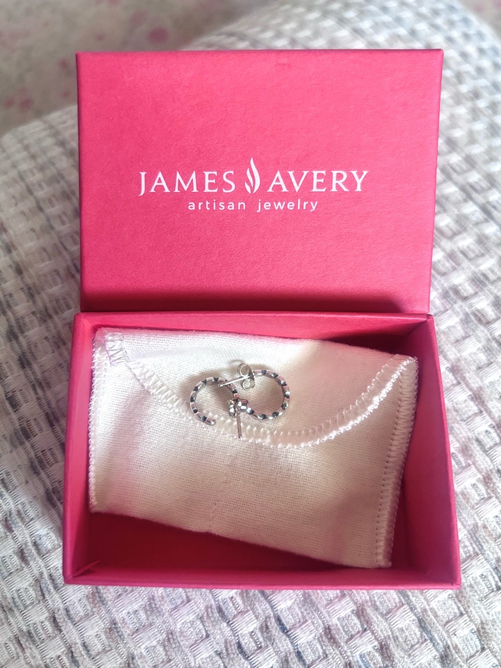 James Avery Silver Hoop Earrings in original box - NEW never worn - Picture 3 of 6